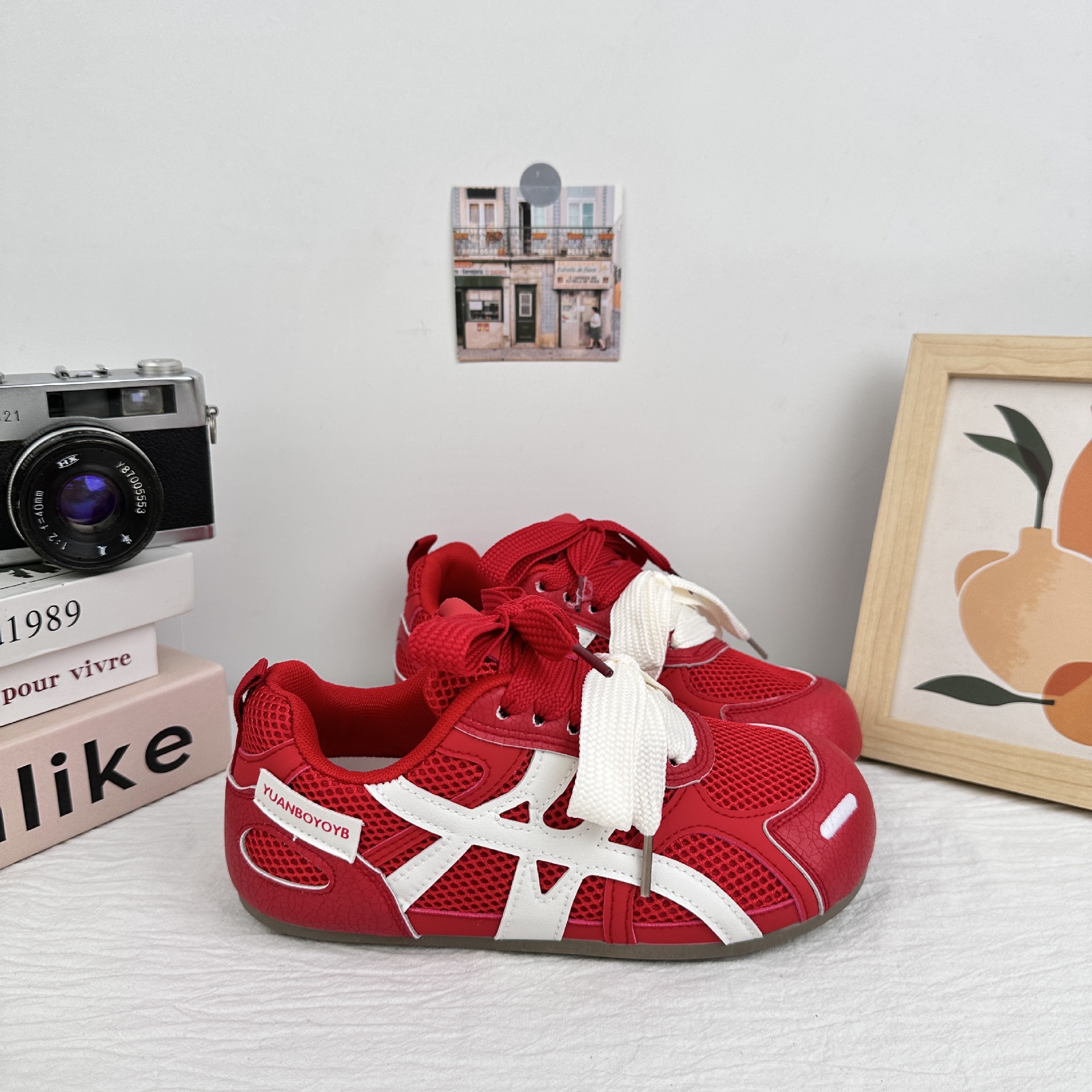 Yuanbo a través de la red fea y linda Forrest Gump zapatillas mujer 2025 verano nuevo nicho versión coreana del entrenamiento alemán deportes pequeños zapatos blancos en nombre del cabello