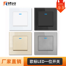 ŷʽ����16A��ʽ82��һ��LED�ƿ������ֻ������±�Ƕ��ʽŷ��