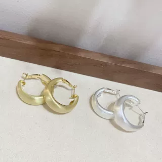 新款耳钉耳饰圆环耳环气质拉丝高级金属复古感女冷淡风爆款耳圈女