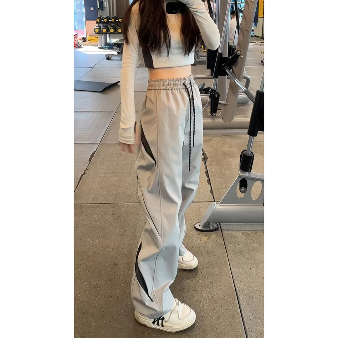 Design trousers with zipper