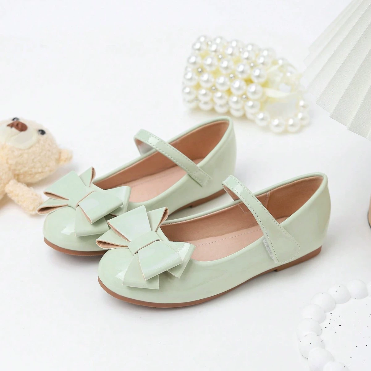 Трансграничная внешняя торговля сладкая иностранная плоская обувь принцесса кожаная обувь модная дикая липучка темперамент одиночная обувь для девочек