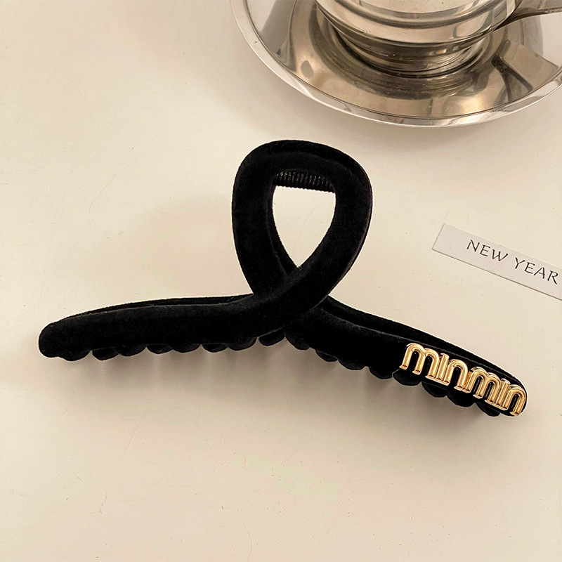 Pinza de pelo esmerilado negro horquilla femenina celebridad de Internet 2023 nueva Cabeza trasera clip de tiburón pelo Chuck clip de pelo tocado