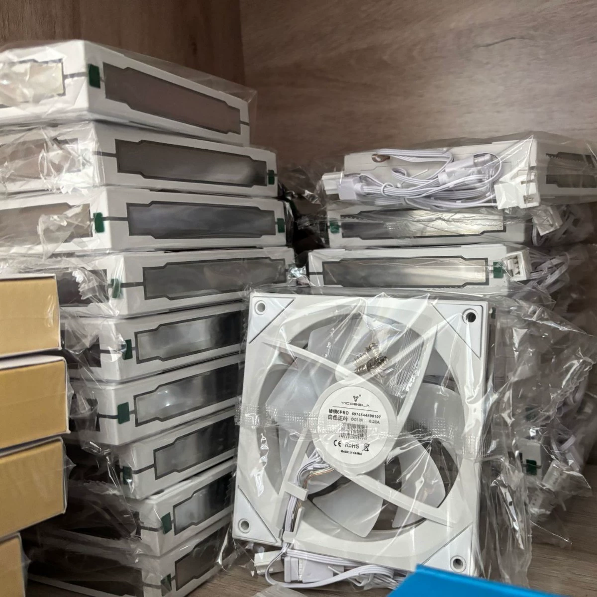 Prism 6PRO ARGB божественный свет синхронный вентилятор с контролем температуры корпуса белый