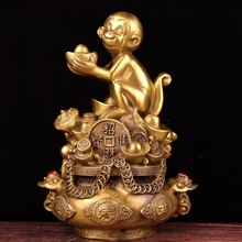 铜猴子摆件黄铜金猴献宝福猴客厅办公室桌面装饰礼品生肖猴聚宝猴
