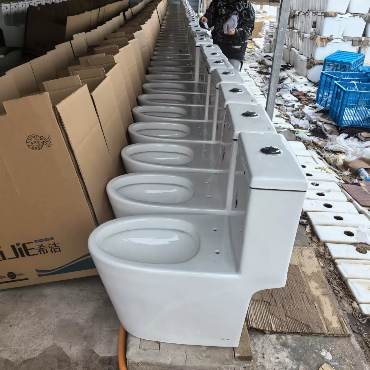工厂直供陶瓷连体马桶盖酒店家用坐便器卫生洁具抽水马桶墙排