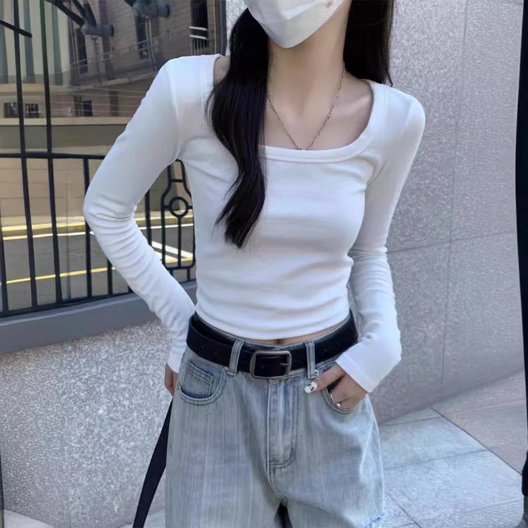 Women's white square neck T-shirt with straight shoulders, perfect for spring, autumn and winter, tight-fitting, sexy, and sexy, long-sleeved short top.