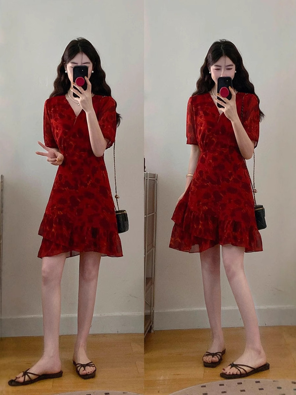2025 プラスサイズの女性のフレンチレッド気質花柄ドレスファット MM 夏の美しいショートスカートは肉を隠し、スリムに見えます|undefined