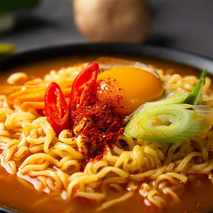 Korean imported instant noodles Nongshim Shin Ramen instant noodles Korean ramen boiled noodles instant noodles food