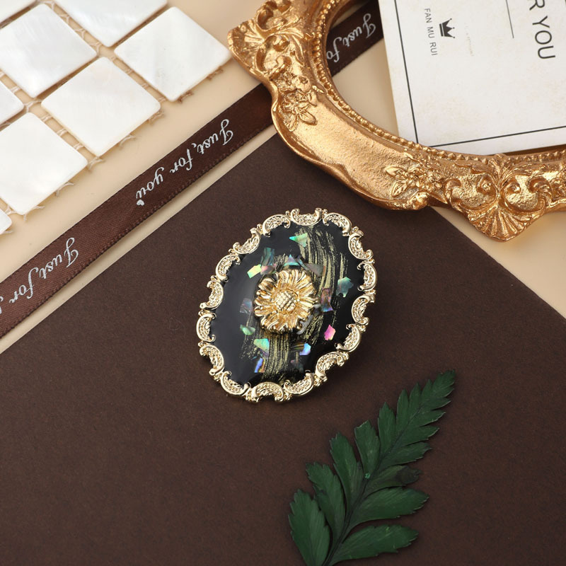 Retro Baroque Classic Pearl Oil Drop Brooch Men's and Women's Fashion Enamel Round Badge Palace Retro Pin Ready in Stock