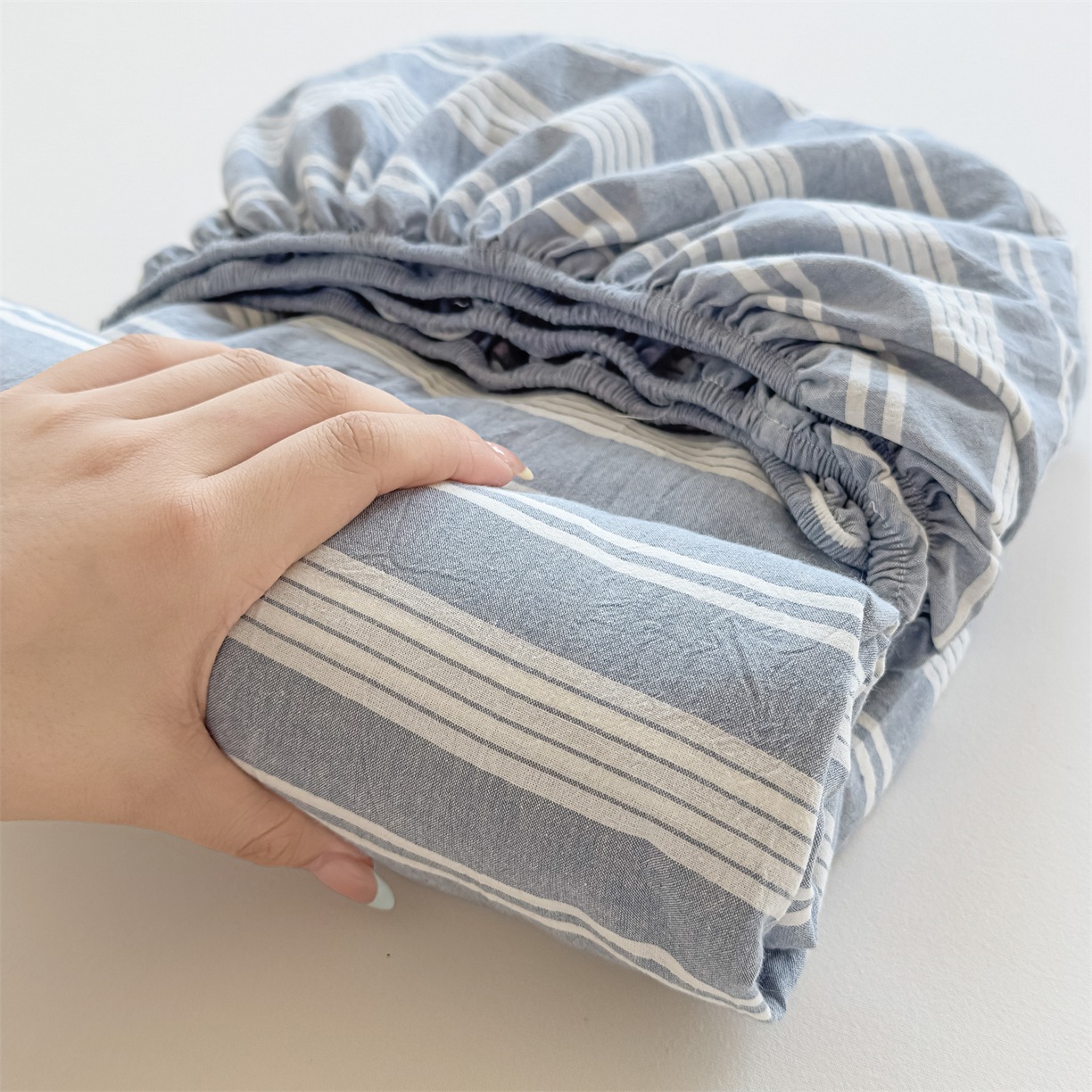 100% de algodón teñido de algodón lavado con agua una sola cama de tres piezas con estera protectora, cubierta de cubierta sucia para estudiantes