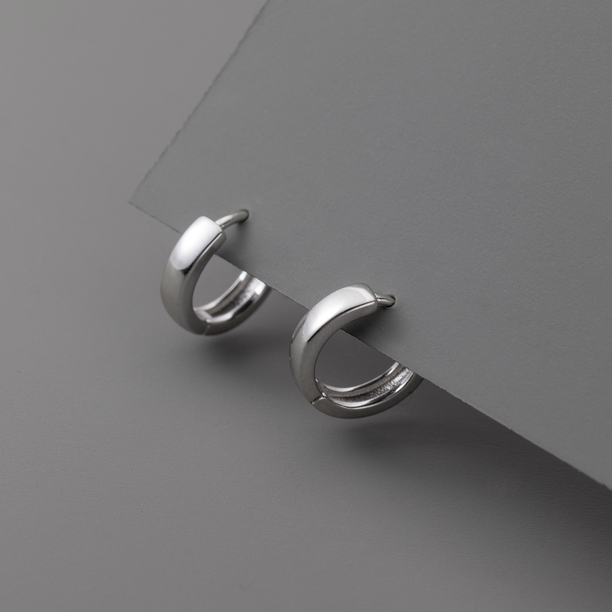 Eloch s925 plata corto para hombres y mujeres de verano temperamento perfiles de moda geométrica circular perfiles M01768