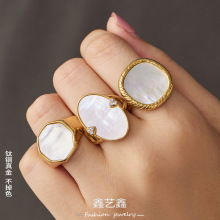 ŷ������ʱ����Ȼ���Ǽ����ν�ָ΢���ʯ��Ʋ���ֶ�18k��ָ��