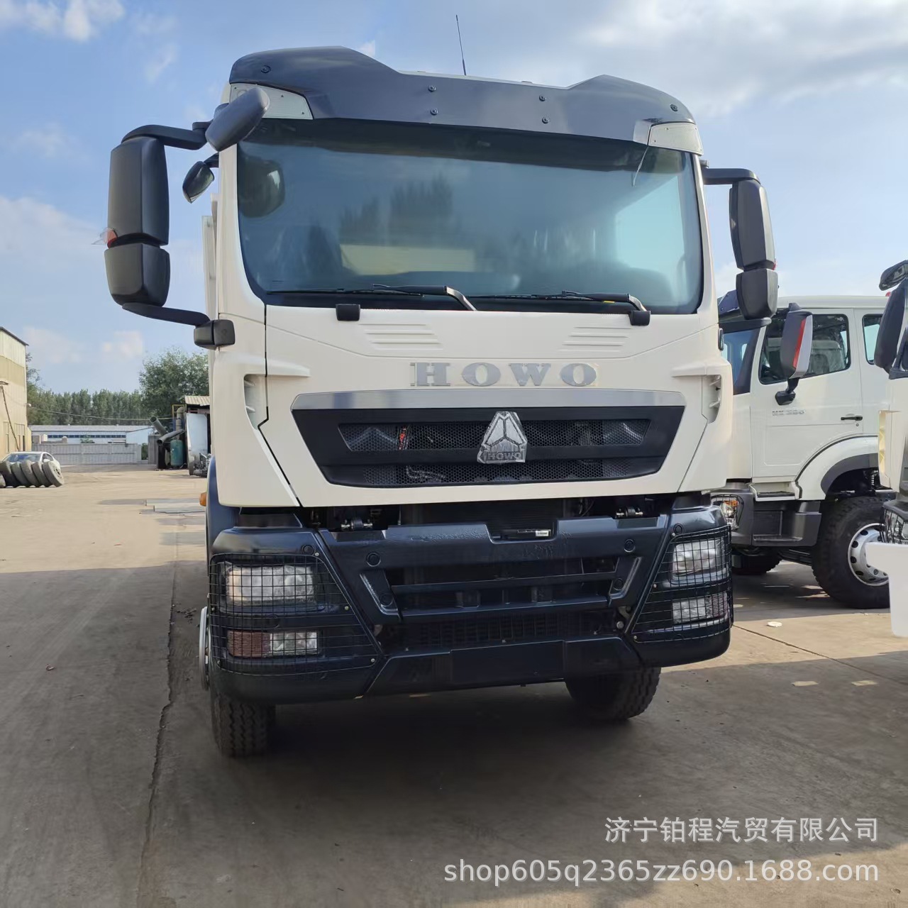 Export to Africa for cross-border sales of used HOWO dump trucks, heavy-duty dump trucks, with left and right steering options available