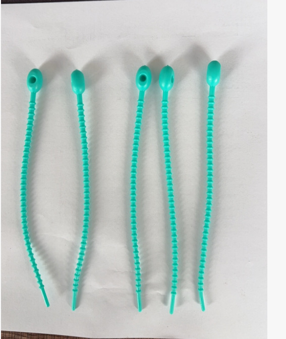 カラーのシリカゲルはオタマジャクシを持っています。