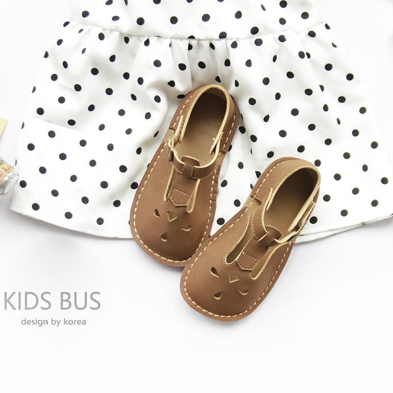 女童鞋2021新款童鞋春夏複古镂空設計女童皮鞋中性款兒童女童涼鞋