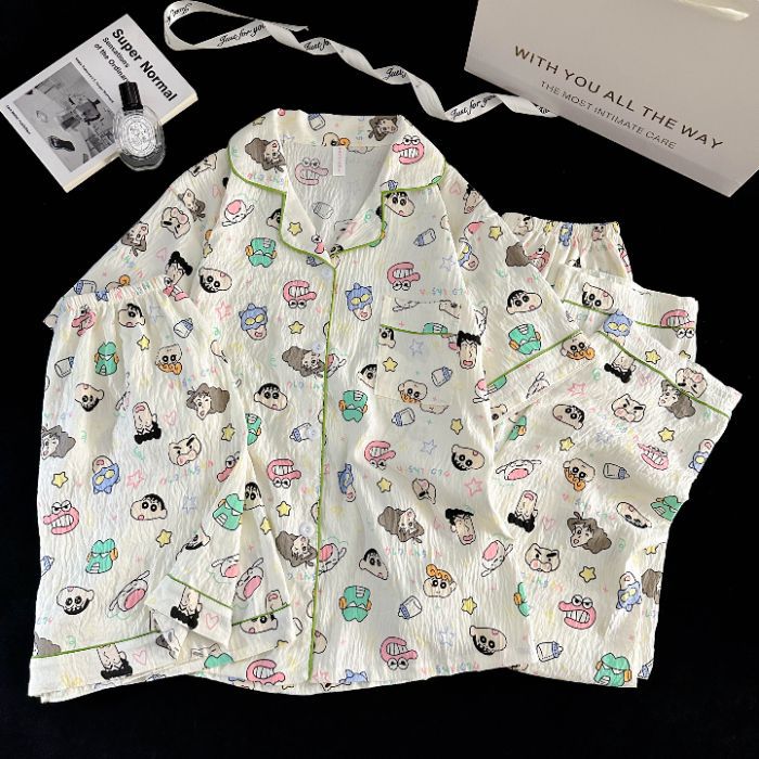 Venta al por mayor transfronteriza de tres piezas nube de algodón solapa cárdigan de dibujos animados pantalones de manga corta pantalones cortos ropa a domicilio traje de pijama de mujer