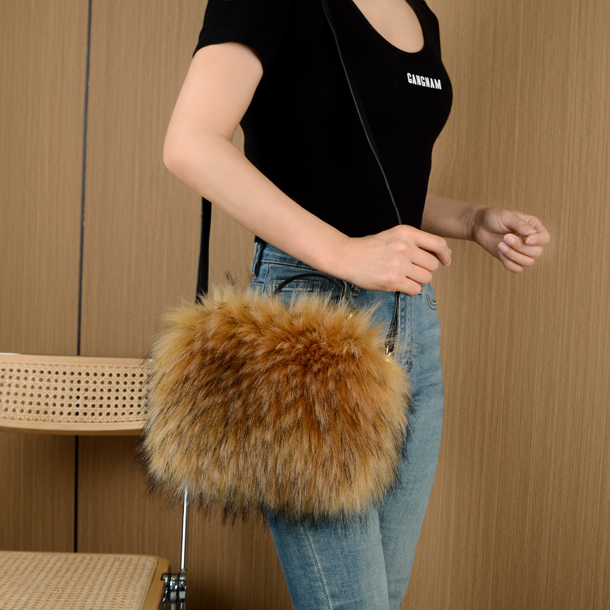 Nuova borsa a tracolla in pelliccia di procione da donna, a forma di cuscino, stile dolce e fresco y2k_voghion.com