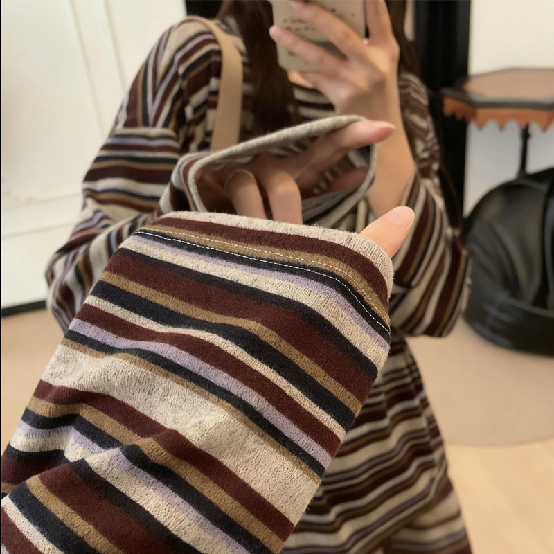 Al por mayor transfronterizo otoño y invierno nuevo cuello redondo casual de color sólido rayas de manga larga sueltas pijamas de terciopelo conjunto de ropa para el hogar de mujeres