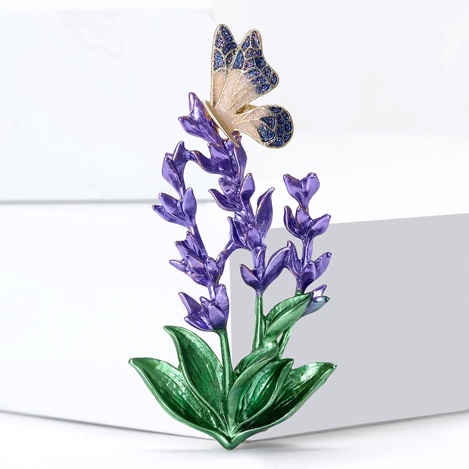 Elegant and Generous Alloy Enamel Lavender Butterfly Brooch Gentle and Fresh Ladies Clothing Corsage Jewelry Pin