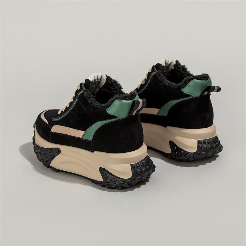 Plataforma de celebridades de Internet Botas de nieve deportivas Zapatos de algodón forrados de lana para mujer 2023 nuevos zapatos de papá casuales de invierno versátiles moda