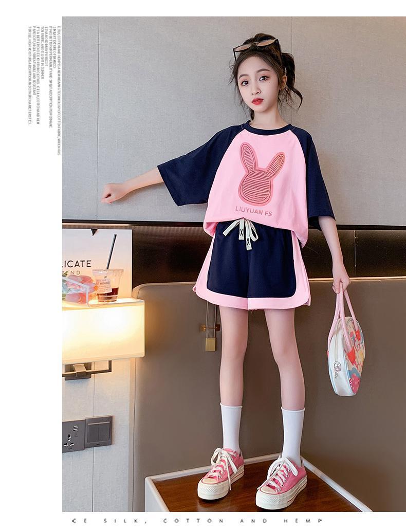 Set sportivo con pantaloncini a maniche corte per ragazze, e prova per i bambini più grandi, stile, moda estiva casual coreana per bambini_voghion.com