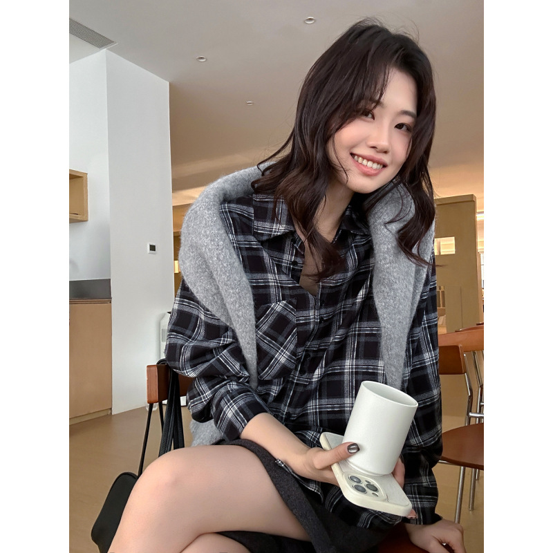 Christmas Atmosphere Red Plaid Shirt for Women, New Winter Style, Versatile Layering, Slimming Casual Pullover Long-Sleeve Shirt Christmas Atmosphere Red Plaid Shirt for Women, New Winter Style, Versatile Layering, Slimming Casual Pullover Long-Sleeve Shirt