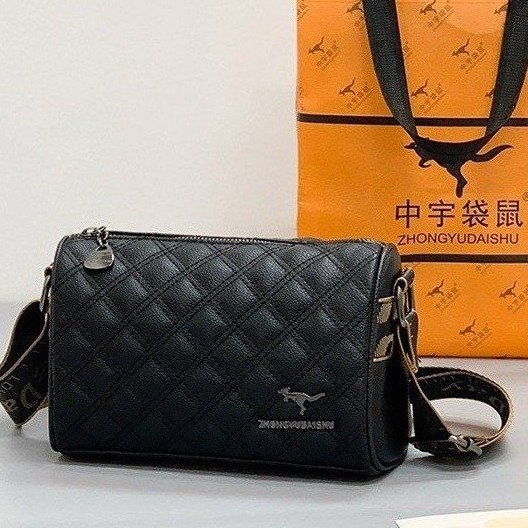 Fashionable retro classic polyurethane shoulder bag