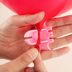 風船結び器は風船の道具を縛ります。結婚式の風船の神器の結婚部屋は誕生日の婚約配置用品を飾ります。