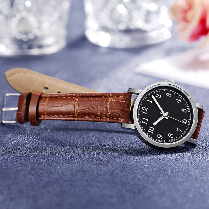 New couple small round watch simple casual watch male and female students quartz watch gift _voghion.com
