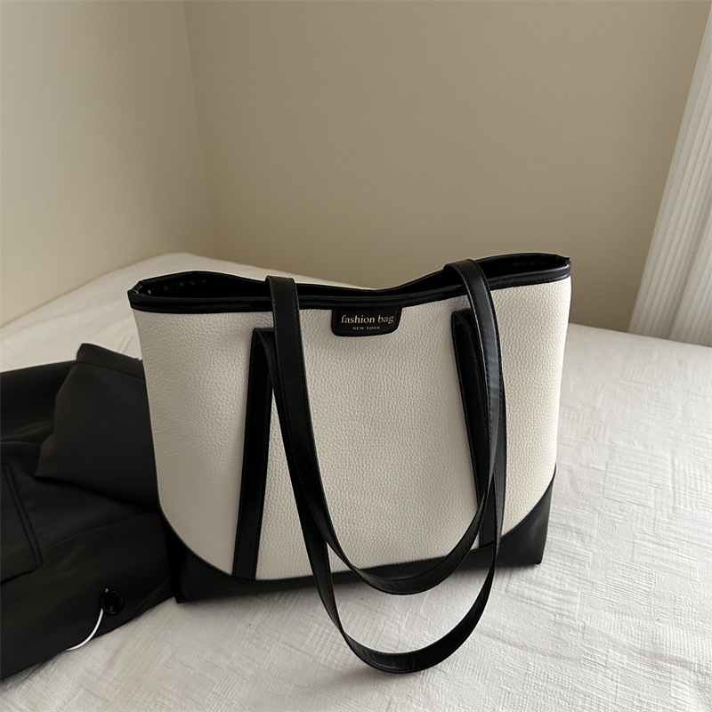 Bolsa de hombro de estilo estilo de textura simple de mujeres de viaje de otoño 2024, bolsa de estética popular