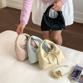 女士单肩包;女士斜挎包;休闲背包