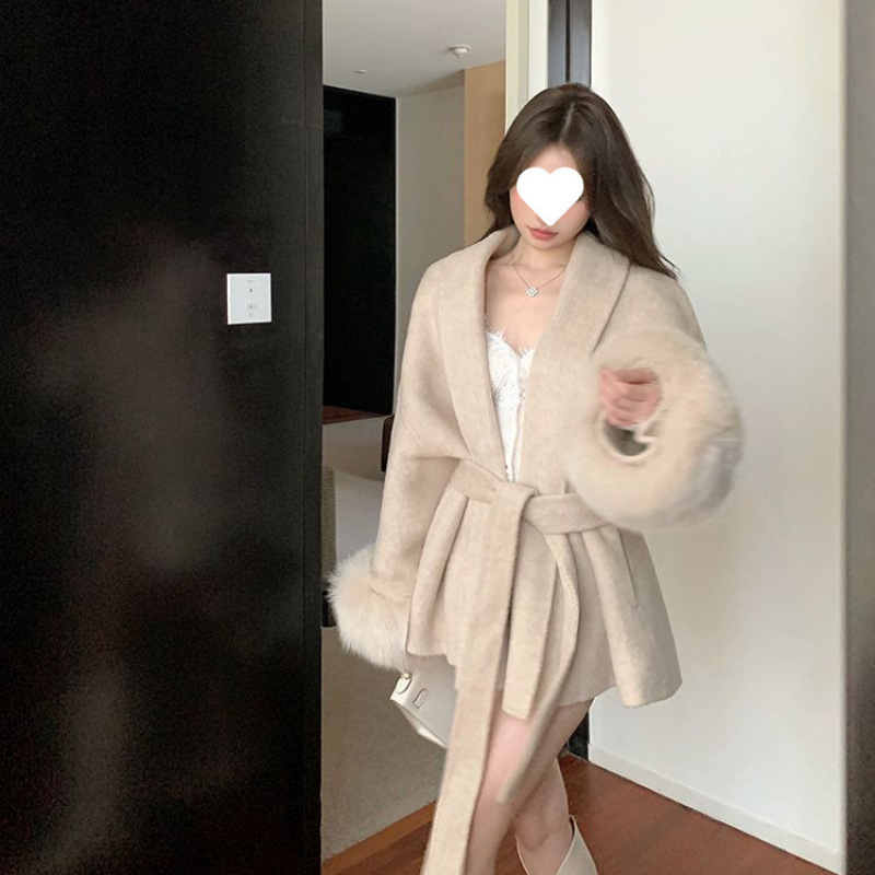 Elegant Mature Style Apricot Long-Sleeve Woolen Coat for Women, Autumn and Winter High-End Feel, Tie-Up Fur Patchwork Woolen Cardigan Top