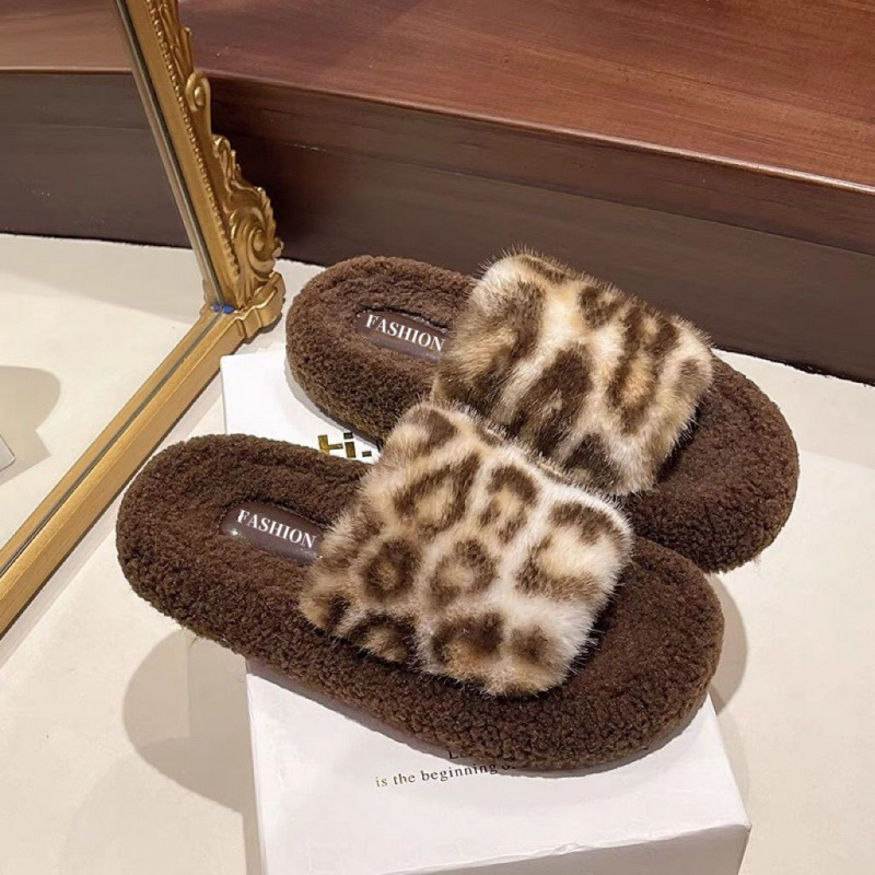 2025 nueva zapatillas de lana de leopardo para mujeres adorables otoño y invierno domésticos antideslizantes interiores supermercado al por mayor zapatillas de algodón para mujeres