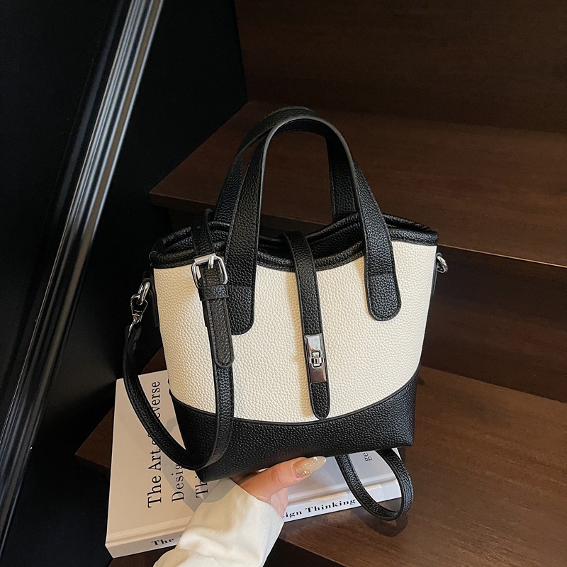 Bolso de textura transfronteriza 2025 verano nuevo bolso femenino moda patrón de lichi bolso bandolera de todo fósforo de color en contraste