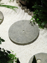 ∴踏步石庭院造景布置中式民宿户外花园装饰草坪仿石磨盘脚踏汀步