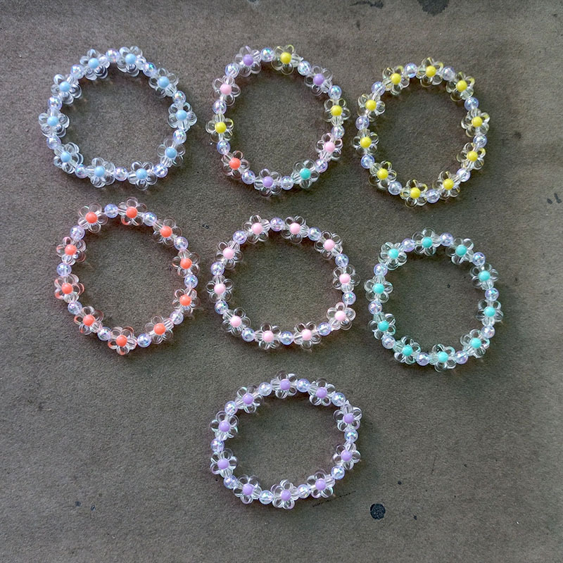 1 Piece Sweet Flower Beaded Resin Women's Bracelets display picture 1