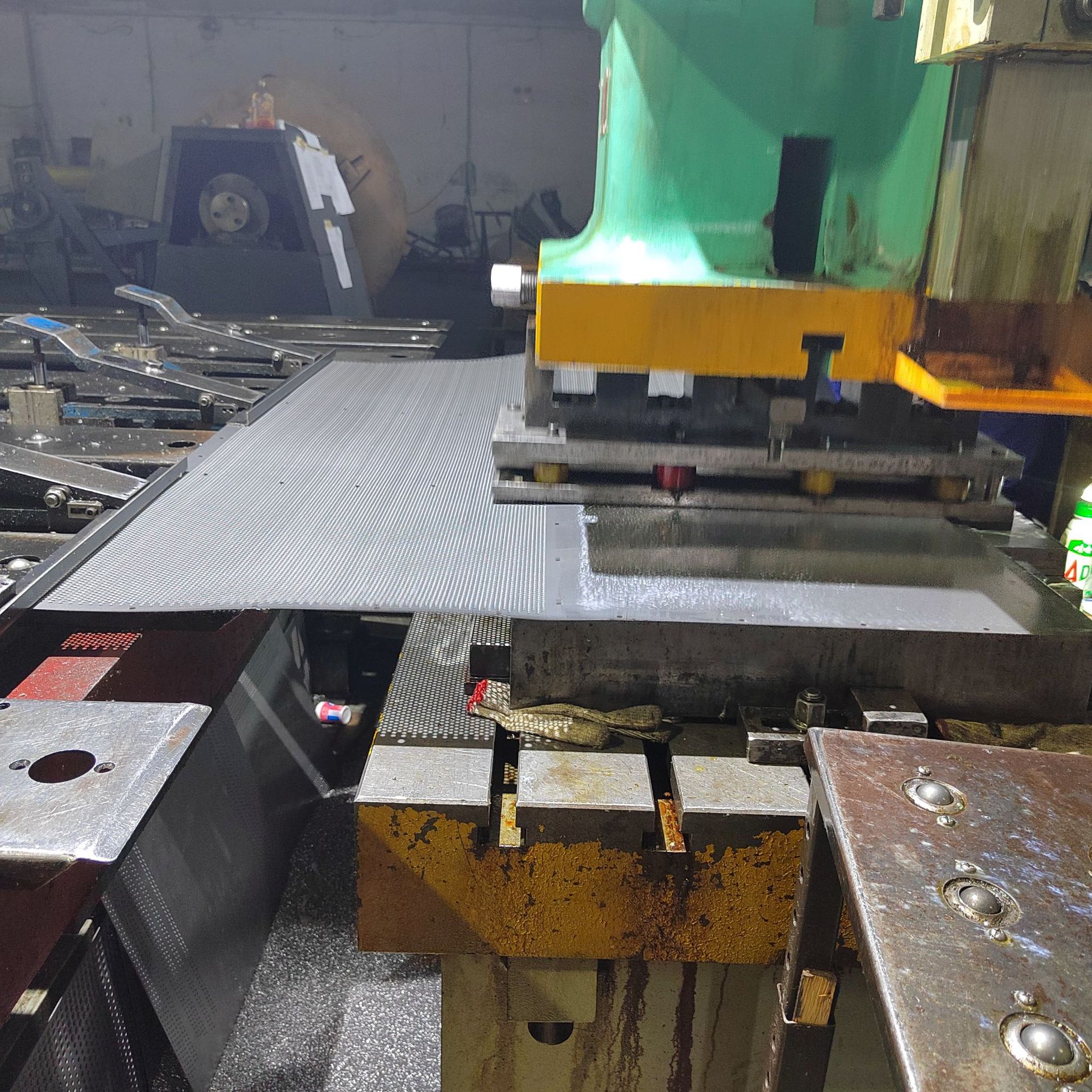 广东冲孔厂家可冲制非标孔 异形孔 不规格排列孔 来图来样冲孔