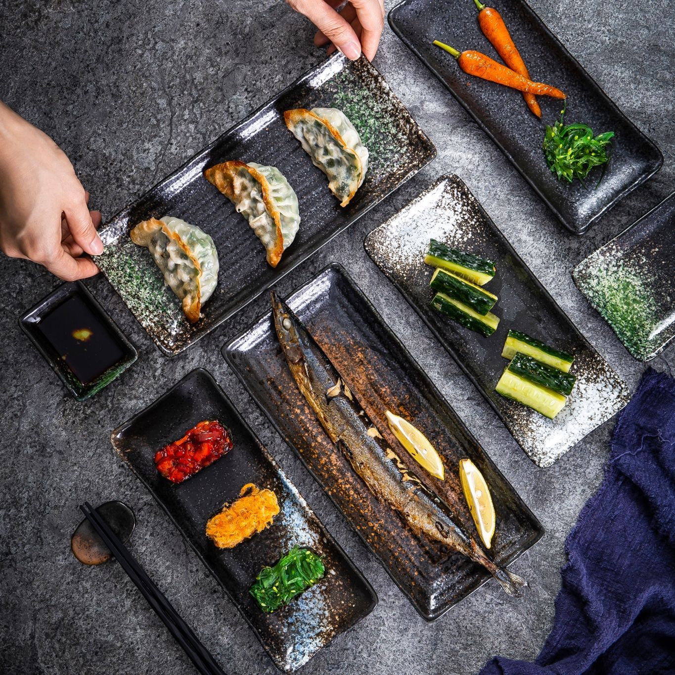Commercial barbecue plate Japanese cuisine sushi plate saury fish plate hot pot dinner plate ceramic long plate dessert plate customization
