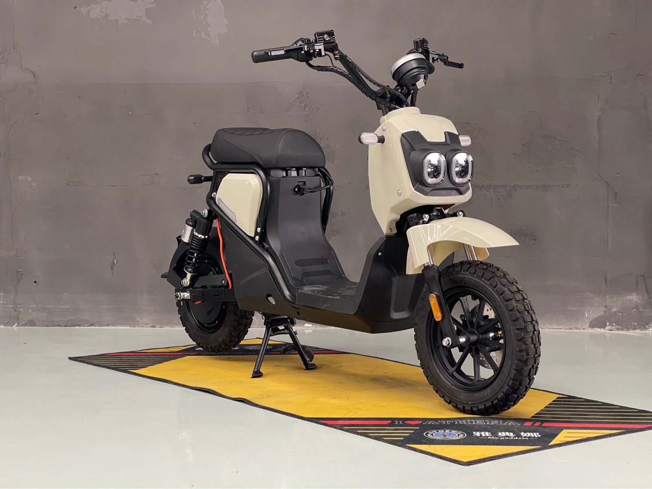 Exported to Europe, Ready-To-Ship, Long-Distance Electric Scooter, High-Speed, High-Power Electric Motorcycle with Long Battery Life