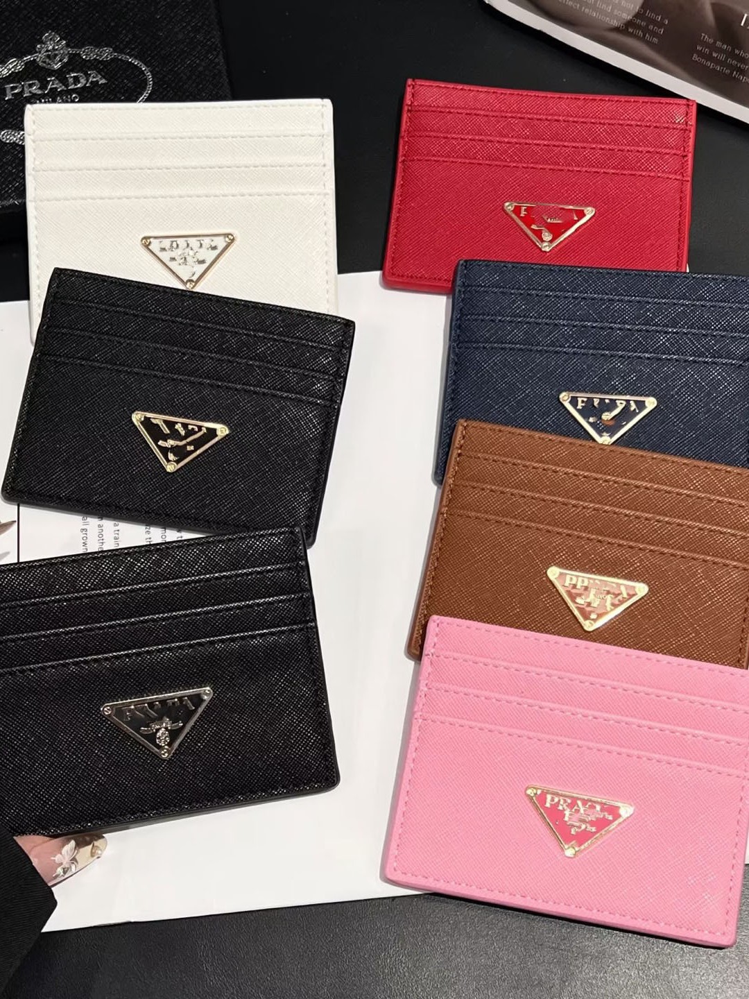 Fabricante mayorista de bolsas de tarjetas de cabello, bolsas de certificados de tarjetas, cepillo antirrobo de cuero original con caja de regalo, marca de marca, tarjetas de cuero de marca