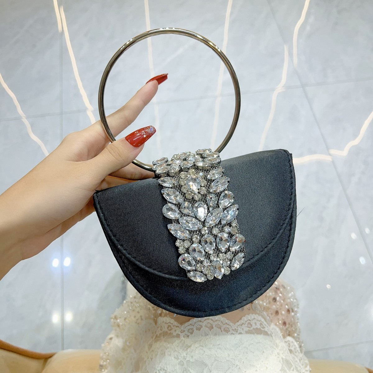 Cross-Border New Arrival Semi-Circular Sparkling Rhinestone Crescent Bag Diamond Silk Satin Flap Small Square Crossbody Bag - Thumbnail 6