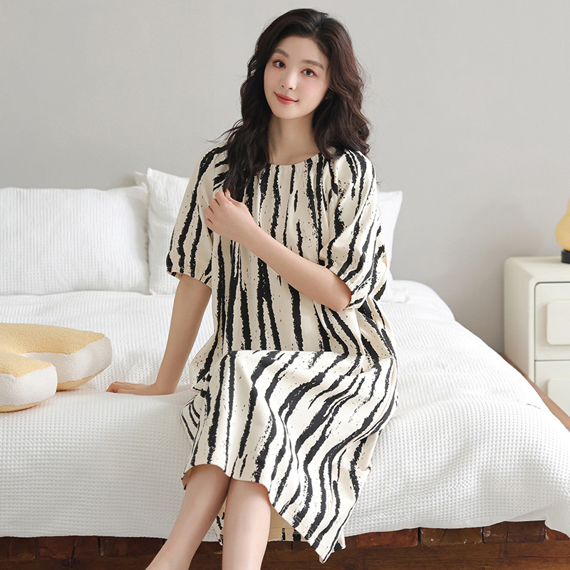 02E88822 여성