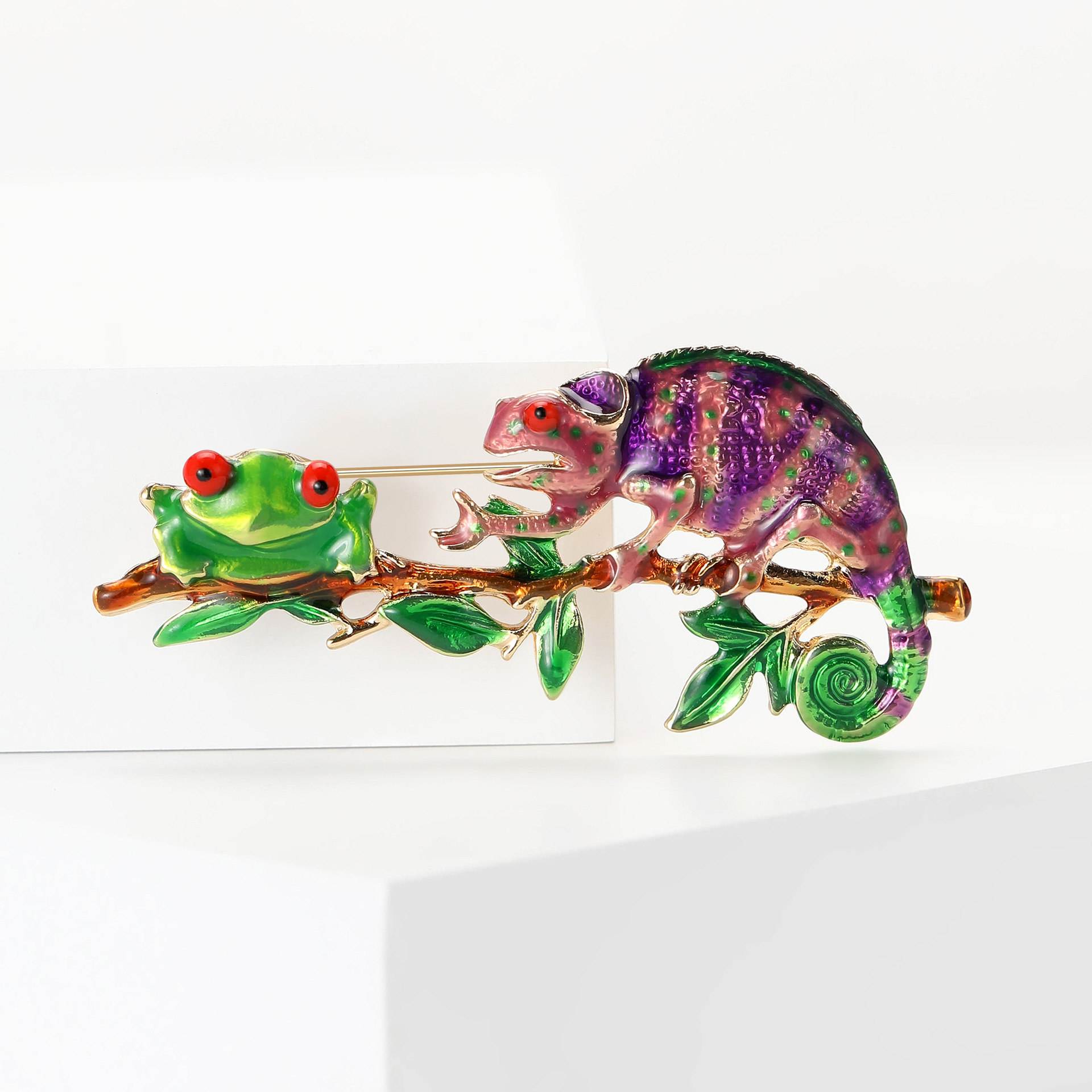 Fashion Enamel Oil Drop Chameleon Frog Brooch Niche Simple Animal Pin Ladies Clothing Accessories
