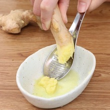 出口不锈钢磨姜器蒜泥器手动研磨勺子磨姜器研磨姜蓉姜汁小工具
