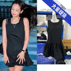 jennie金智妮机场同款黑色吊带连衣裙女夏季赫本风小黑裙花苞裙