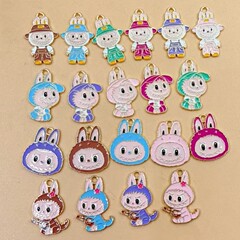 アニメ漫画ラブブペンダントアニメ漫画バニーアクセサリーかわいい小動物イヤリングキーホルダーペンダント