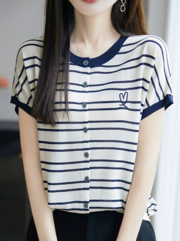 女性用夏ニット半袖Tシャツ、韓国風ラウンドネック、コントラストストライプ、愛の刺繍トップス、ゆったりとした半袖ボトムシャツ|undefined