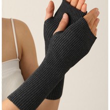跨境外贸批发羊绒手套纯色抽条加厚长款手套百搭保暖防寒护腕袖套