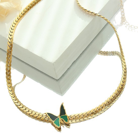 Moda lujosa mariposa personalidad de acero de titanio tobillar nicho diseño de cadena trenzada joyería mariposa verde collar fresco