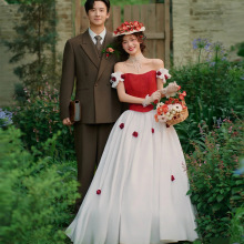 新款彩纱风影楼情侣拍照主题法式森系一字肩红色花朵旅拍摄影礼服